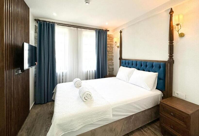 İli̇a Buti̇k Otel