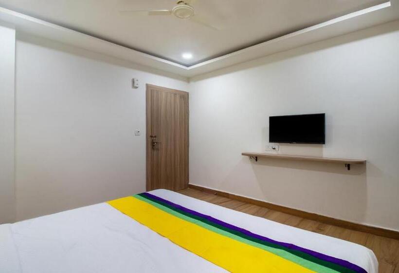 Itsy Hotels Krishna Residency, Govardhan Chauraha