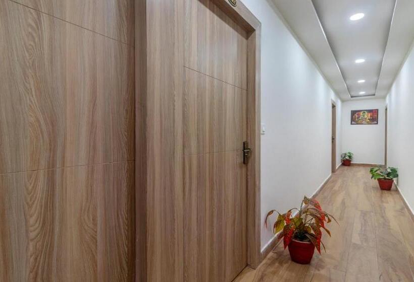 Itsy Hotels Krishna Residency, Govardhan Chauraha
