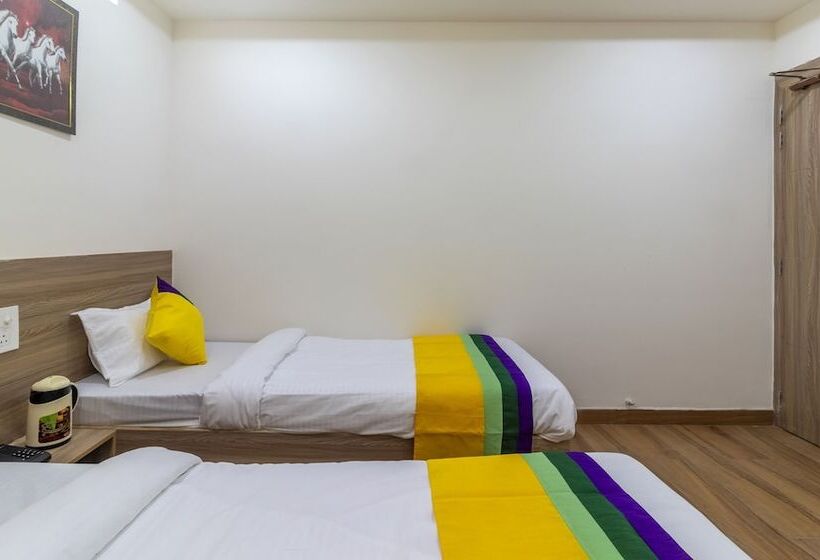 Itsy Hotels Krishna Residency, Govardhan Chauraha