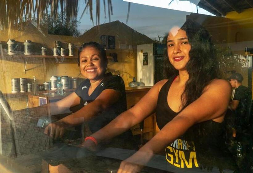 Kite Hotel Máncora   Beach & Gym