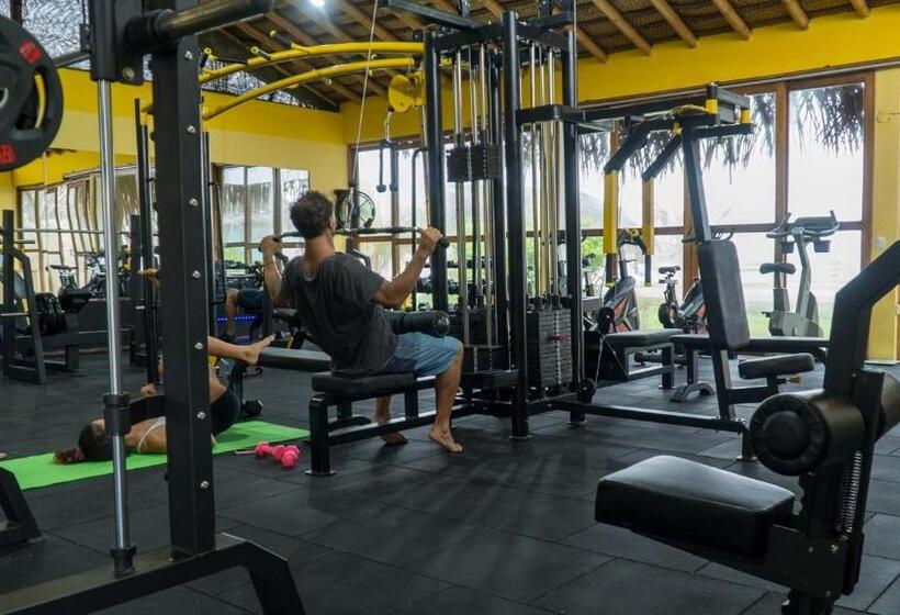 Kite Hotel Máncora   Beach & Gym