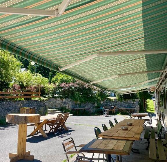 La Baleine Blanche   Hostel