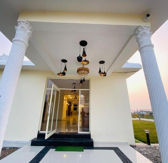 New Corbett Hotel And Resort