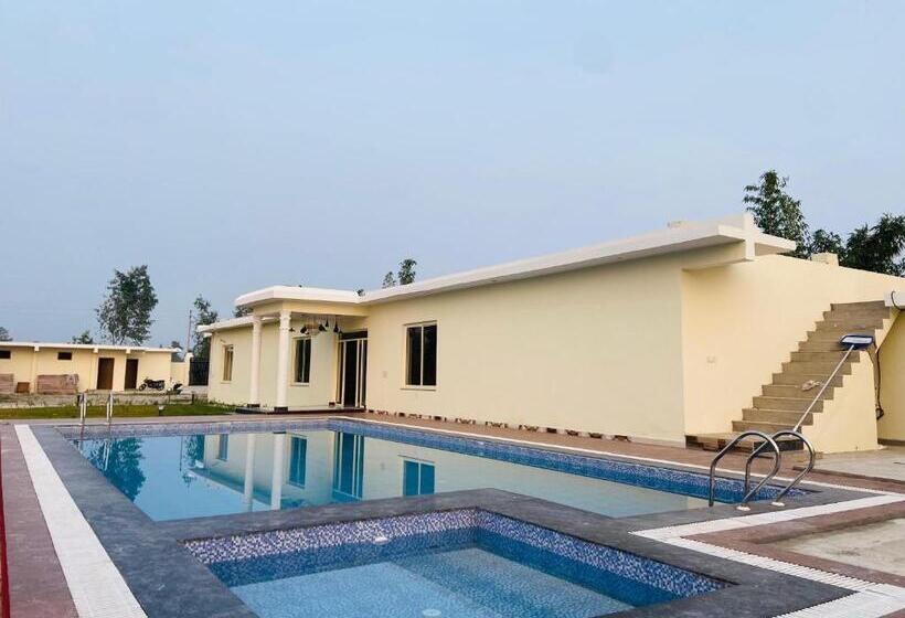 New Corbett Hotel And Resort