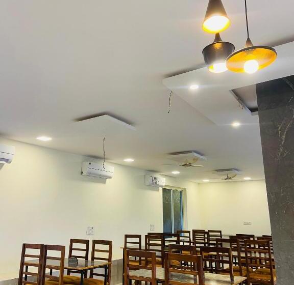 New Corbett Hotel And Resort