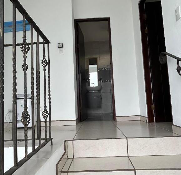 بنسيون Casa La Luz