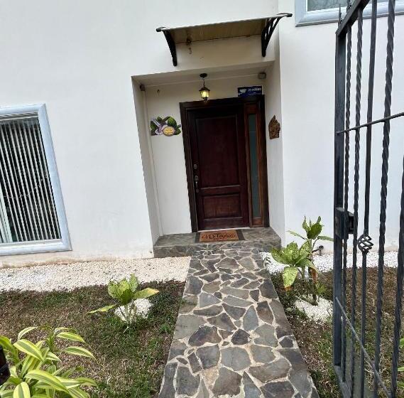 بنسيون Casa La Luz