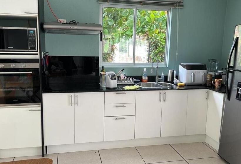 بنسيون Casa La Luz