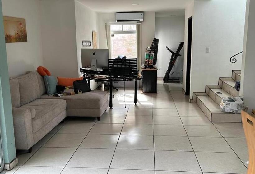 بنسيون Casa La Luz