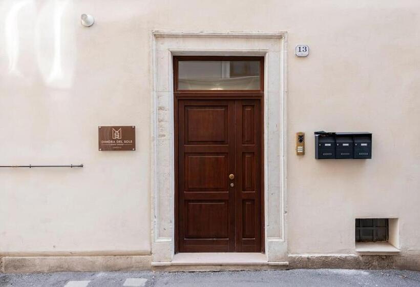 پانسیون Dimora Del Sole Civico 13