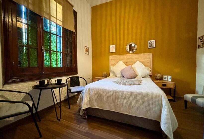 ペンション Expreso Trescrucesdos