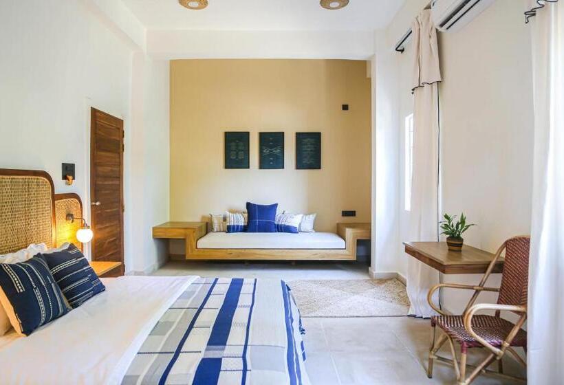 Пансион Heirloom Guesthouse