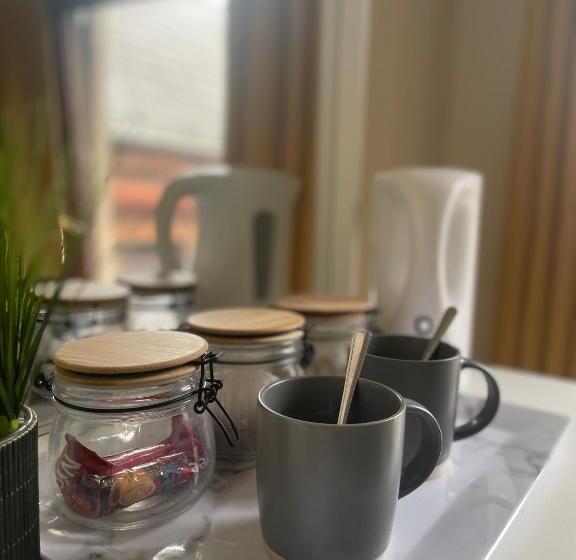 بنسيون House In Antrim Road