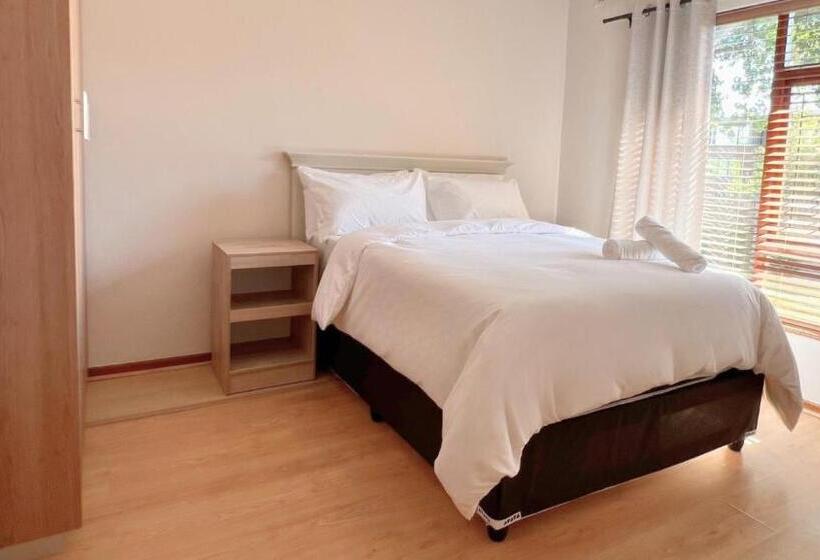 بنسيون Kabana Family Home And Guest House