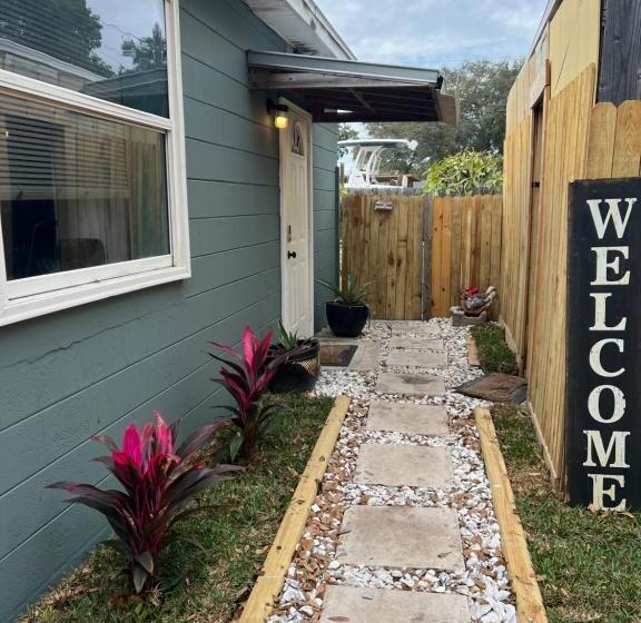 بنسيون La Adventura Villa