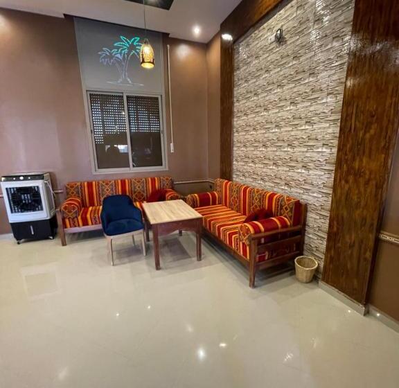 پانسیون Palms Garden