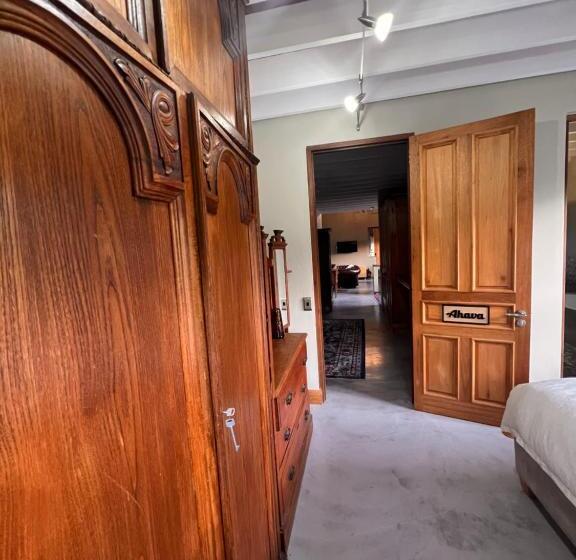 פנסיון Segulah Guesthouse