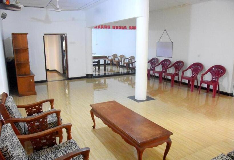 פנסיון Senasuma Family Rest