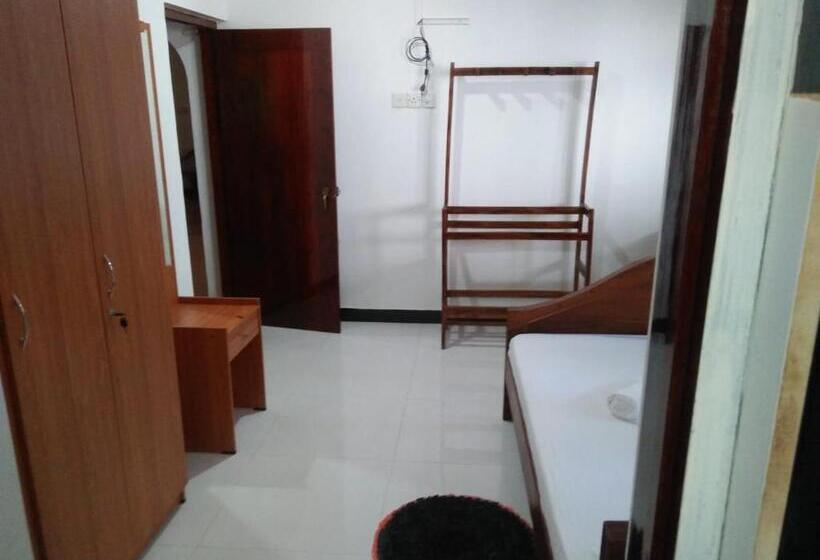 פנסיון Senasuma Family Rest