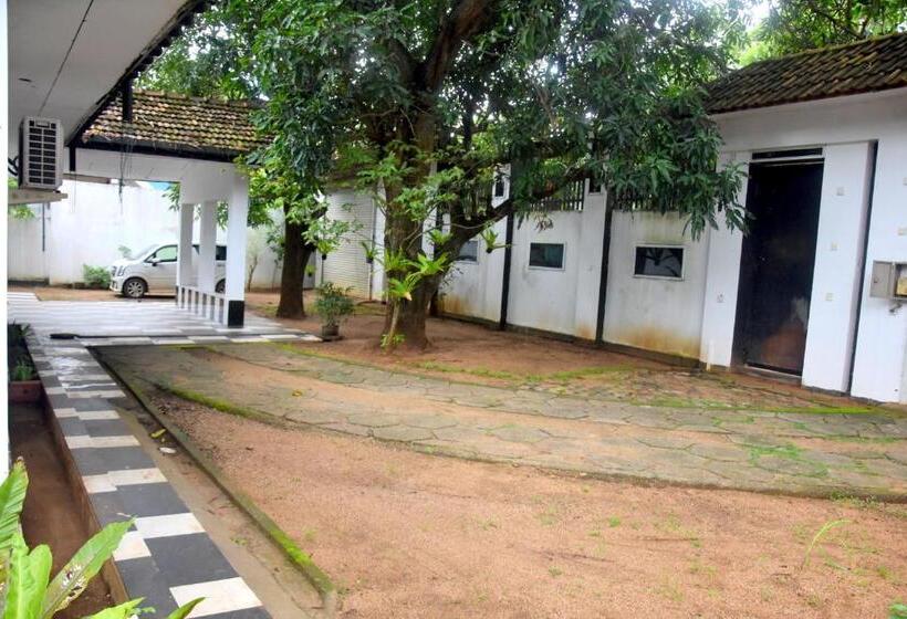 פנסיון Senasuma Family Rest