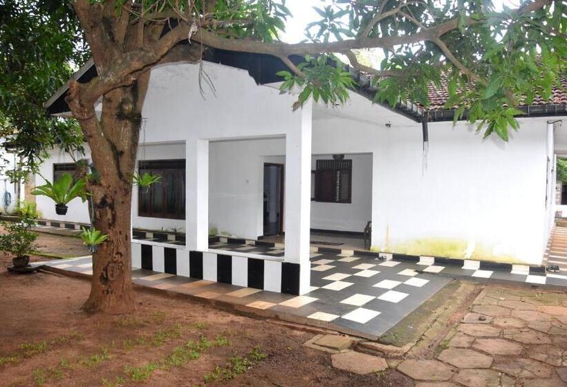 פנסיון Senasuma Family Rest