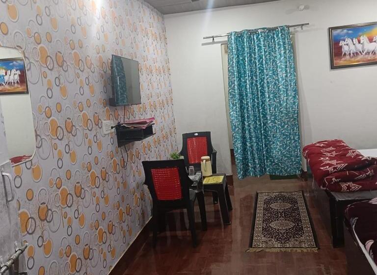 بنسيون Somnath Residency