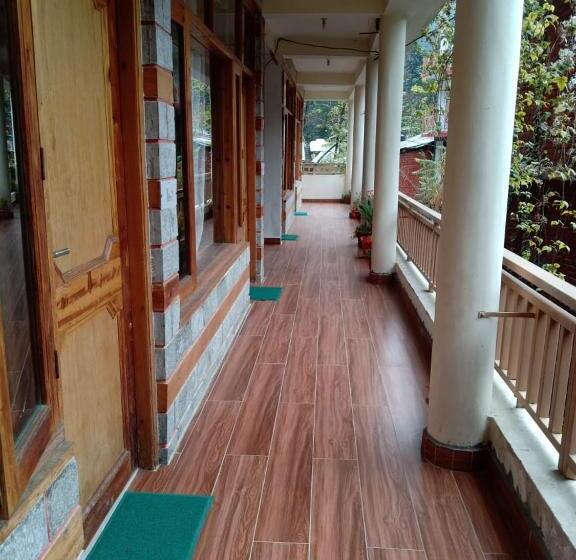 پانسیون Wood Stone Homestay