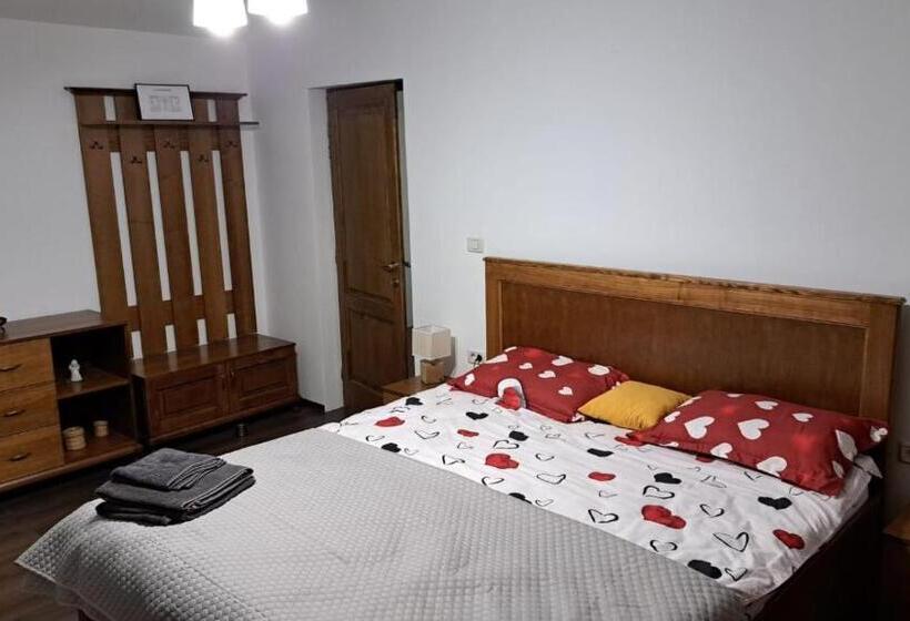 Pensiunea Crenguța Fermecată