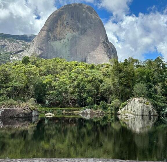 Suíte Vista Azul Frente Para Pedra Azul