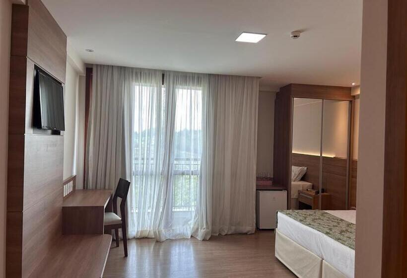 Suíte Vista Azul Frente Para Pedra Azul