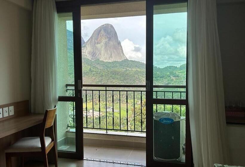 Suíte Vista Azul Frente Para Pedra Azul