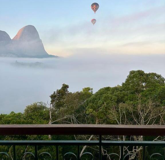 Suíte Vista Azul Frente Para Pedra Azul