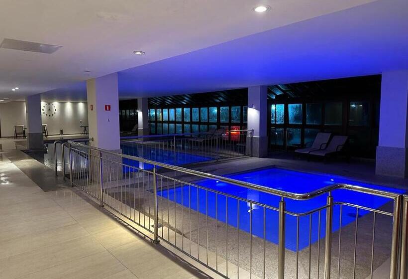 Suíte Vista Azul Frente Para Pedra Azul