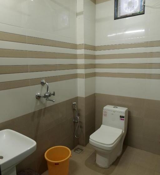 The Pinak Hotel And Restaurant