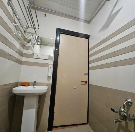 The Pinak Hotel And Restaurant