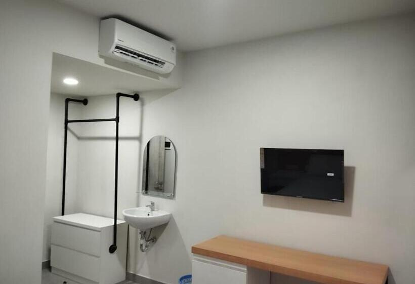 הוסטל Djuragan Kamar Gatsu