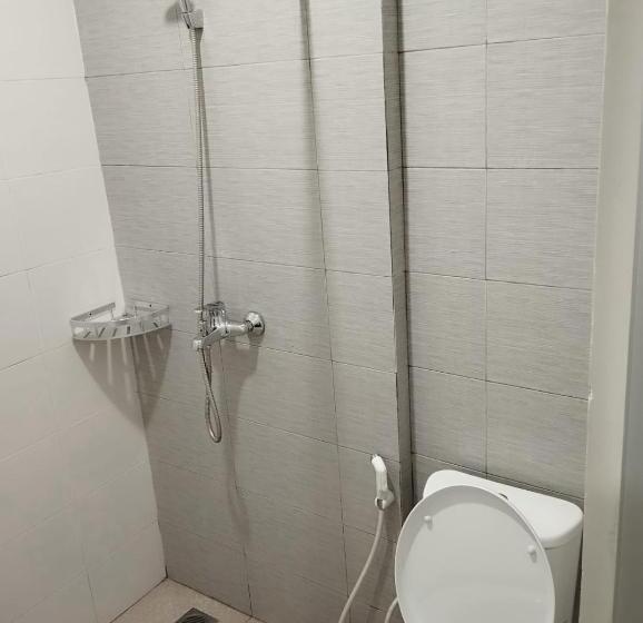 הוסטל Djuragan Kamar Gatsu