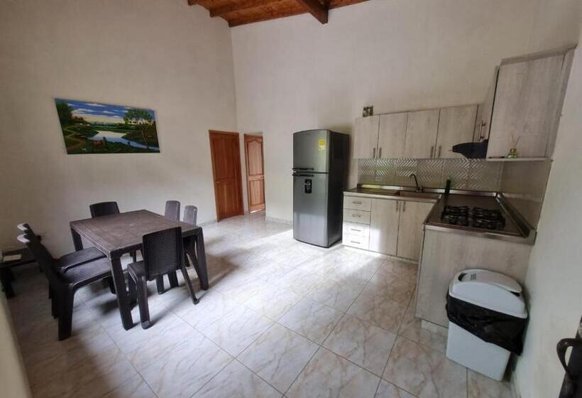 הוסטל Hospedaje Villa Samara