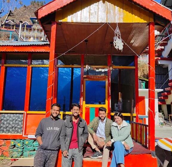 فندق صغير Hostin, Tosh