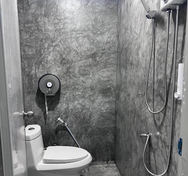 فندق صغير Say My Name