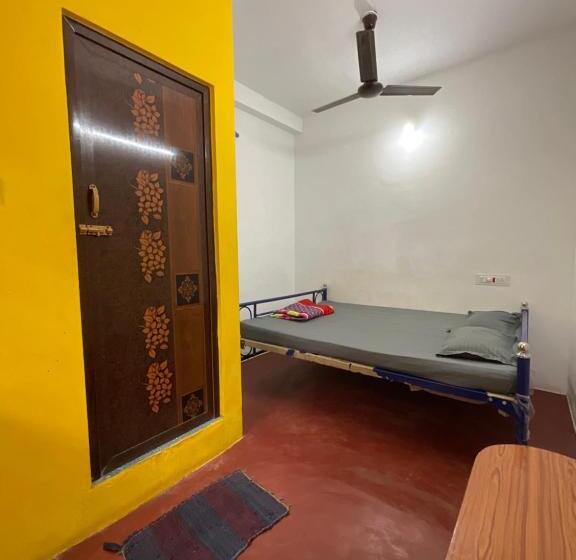 הוסטל T2 By Livelehood Habitat