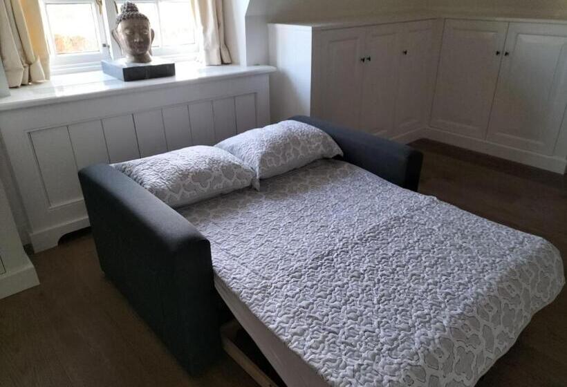 تختخواب و صبحانه Amsterdam Mansion   The Studio