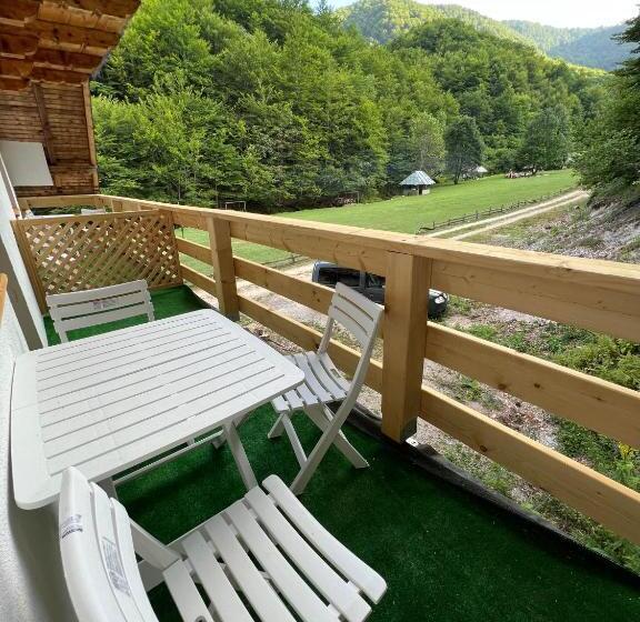 تختخواب و صبحانه Bjelasnica Villa Treskina Dvorišta Apartmani Izletište Ribnjak