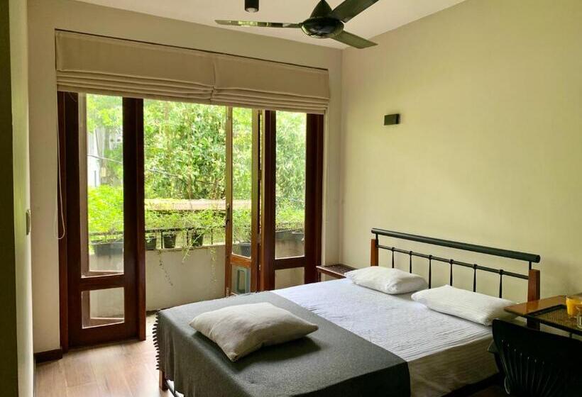 مبيت وإفطار Cozy Luxury Room With Balcony View !