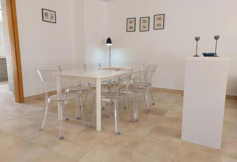 ベッドアンドブレックファースト Nayah Boutique Stays