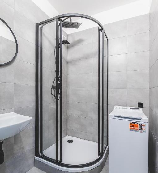 Bp Hostel / Urbinská 144