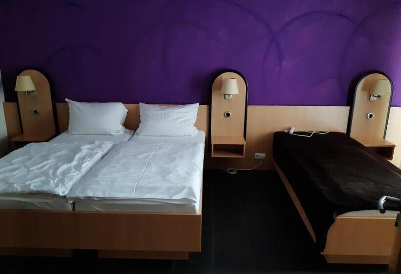 The Lodge Hotel By American Ease Grafenwoehr