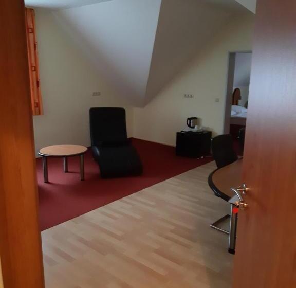 The Lodge Hotel By American Ease Grafenwoehr