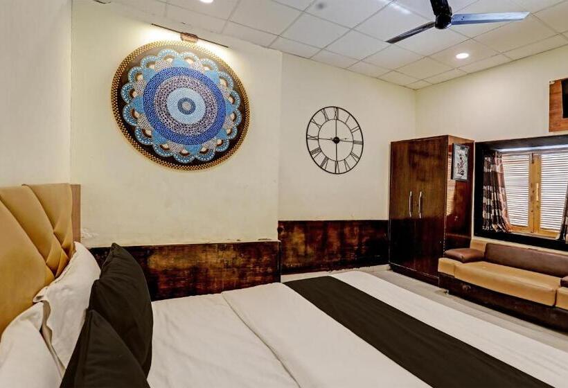 Collection O Hotel Dice